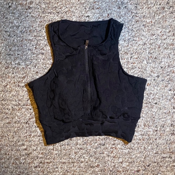 Gym Top - Picture 2 of 3